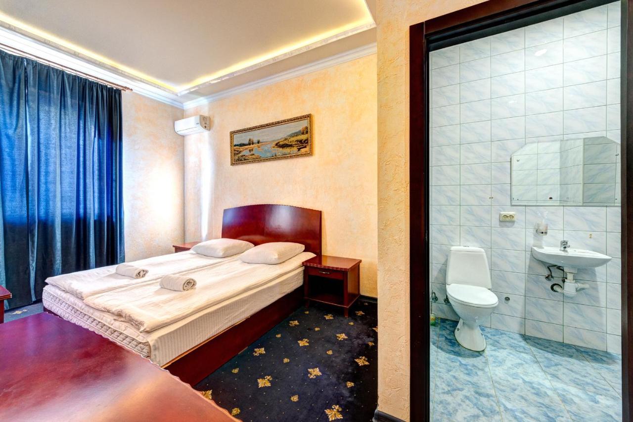 Hotel Kiev Lomakin Extérieur photo